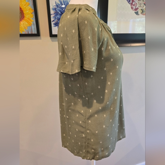 Sage Star Print Women's short sleeve button up Top - Picture 3 of 8